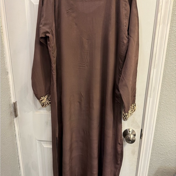 Indian Punjabi Pakistani silk Brown and Gold Long Sleeve V-Neck Salwar suit - Picture 5 of 12